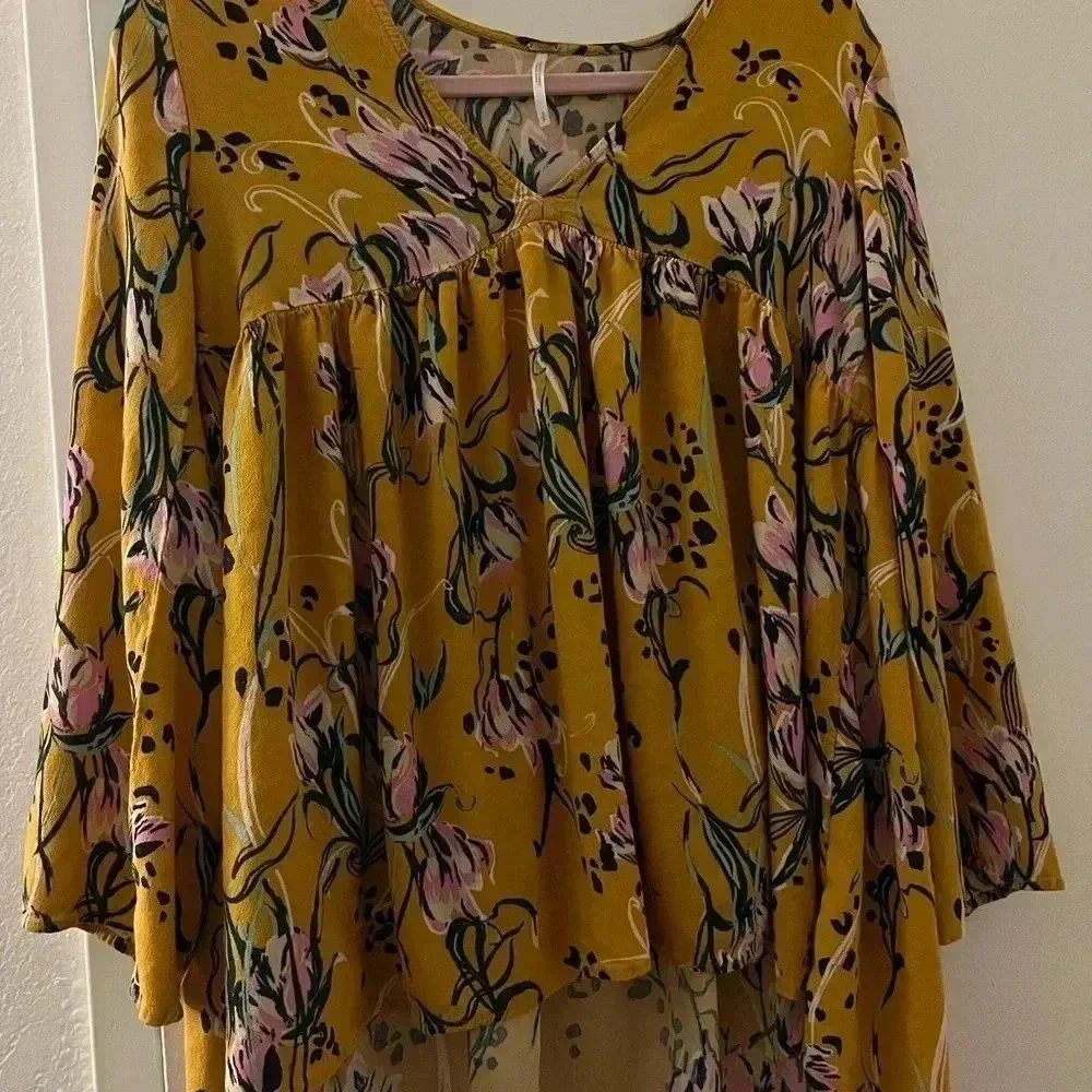 Free people yellow flowered flowy shirt size S